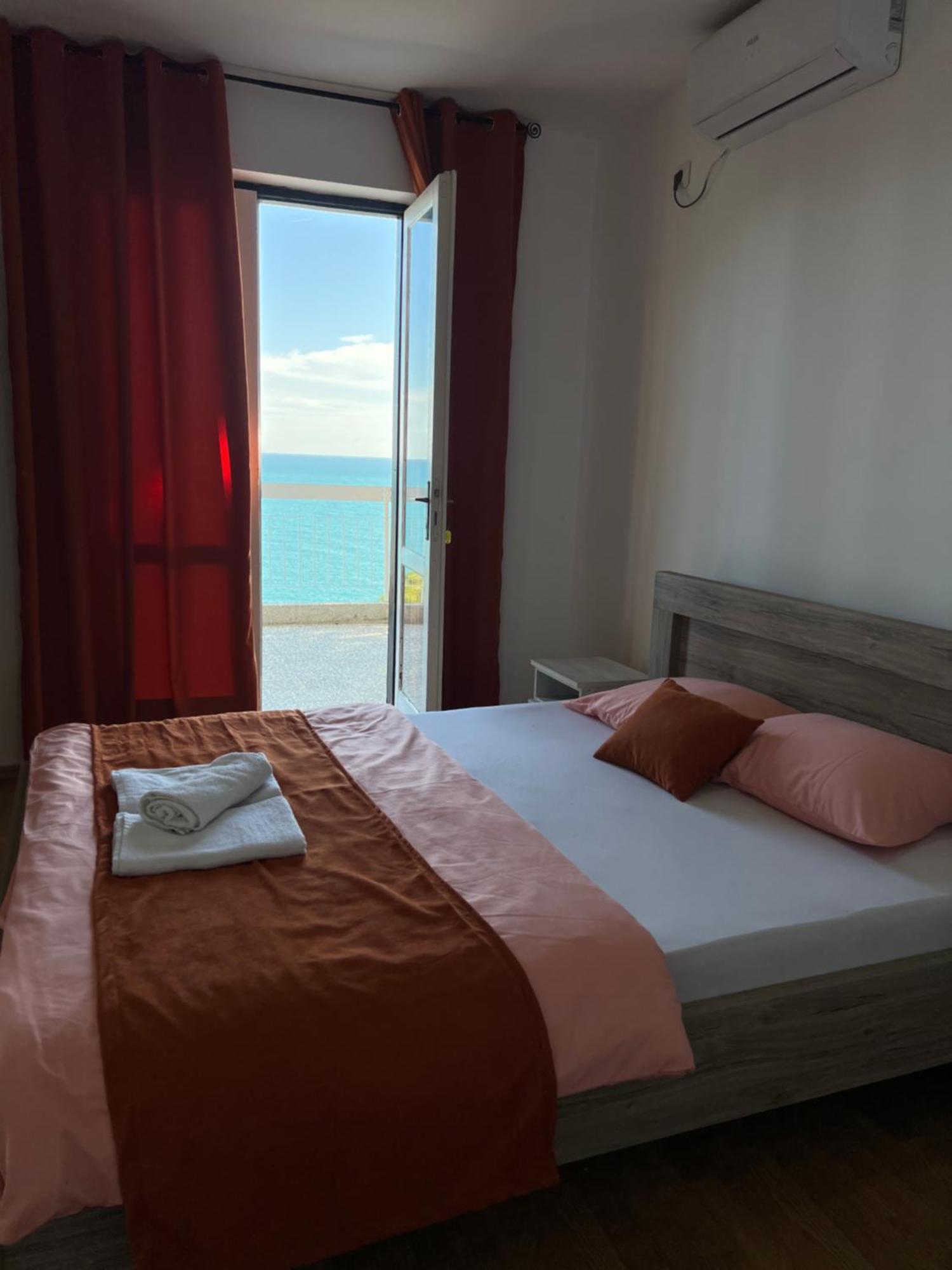 Apartments Nautilus Улцин Екстериор снимка
