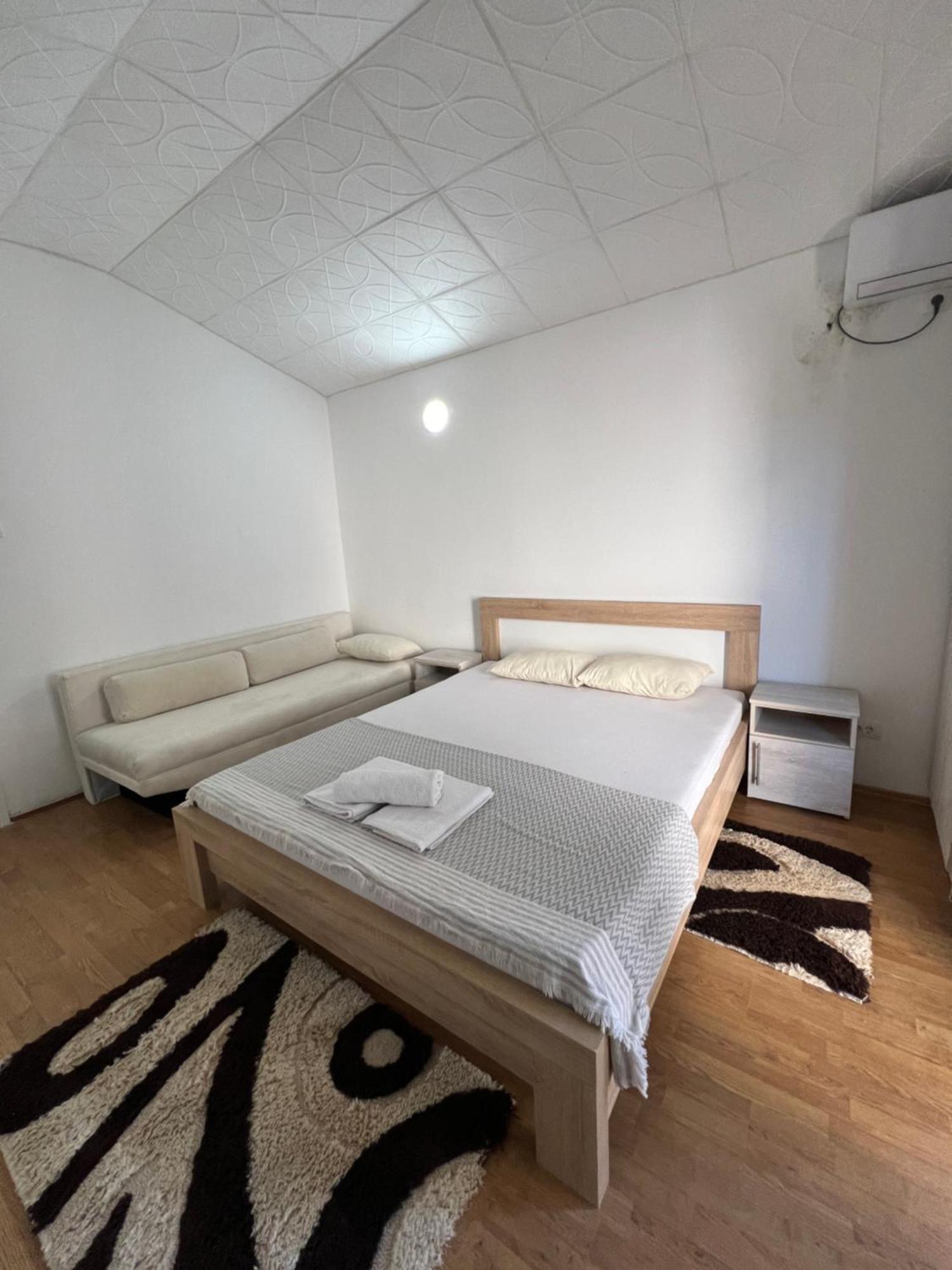 Apartments Nautilus Улцин Екстериор снимка