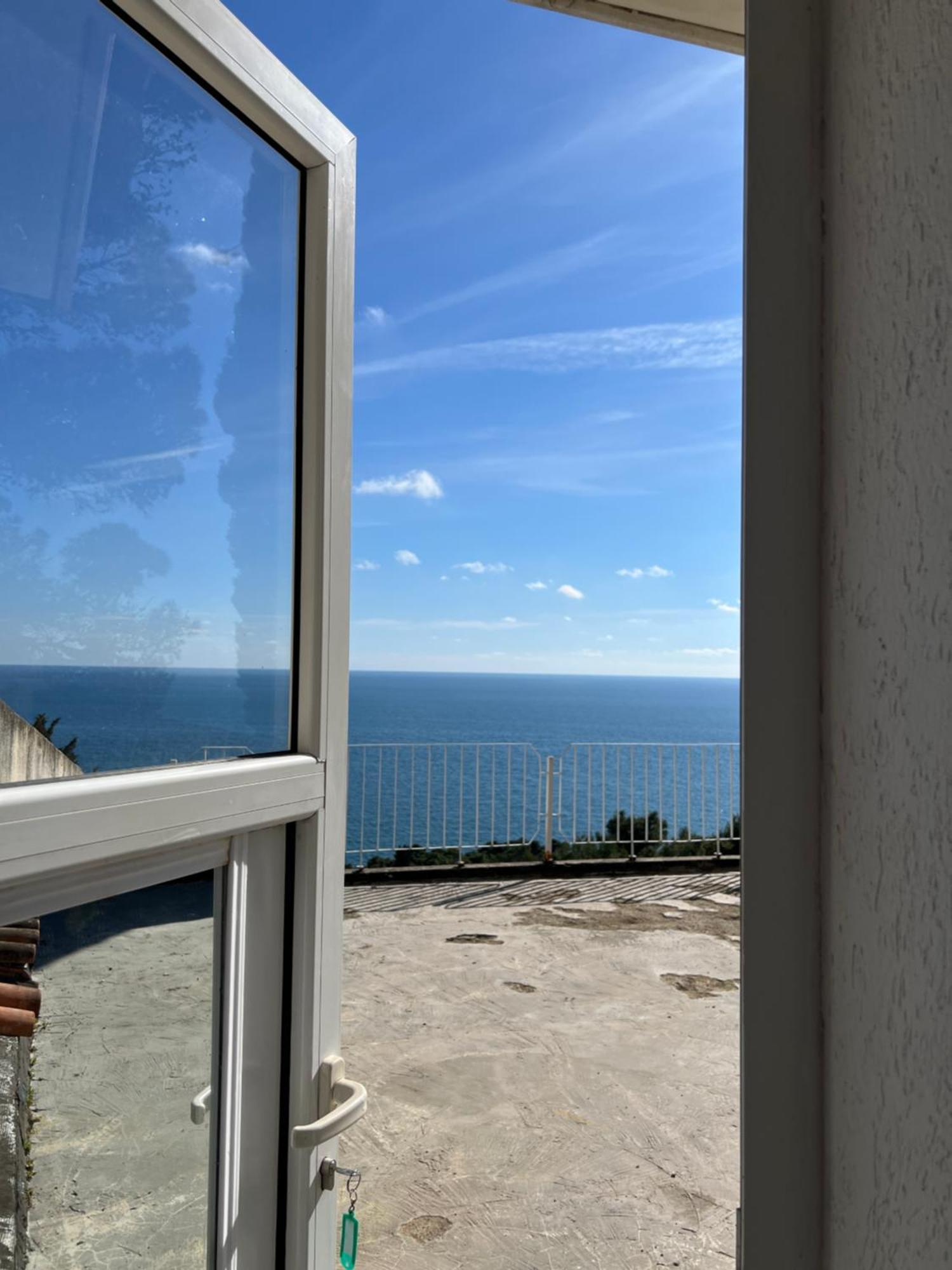 Apartments Nautilus Улцин Екстериор снимка