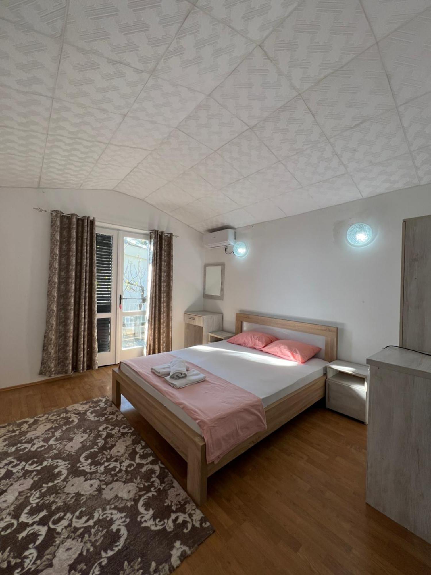 Apartments Nautilus Улцин Екстериор снимка