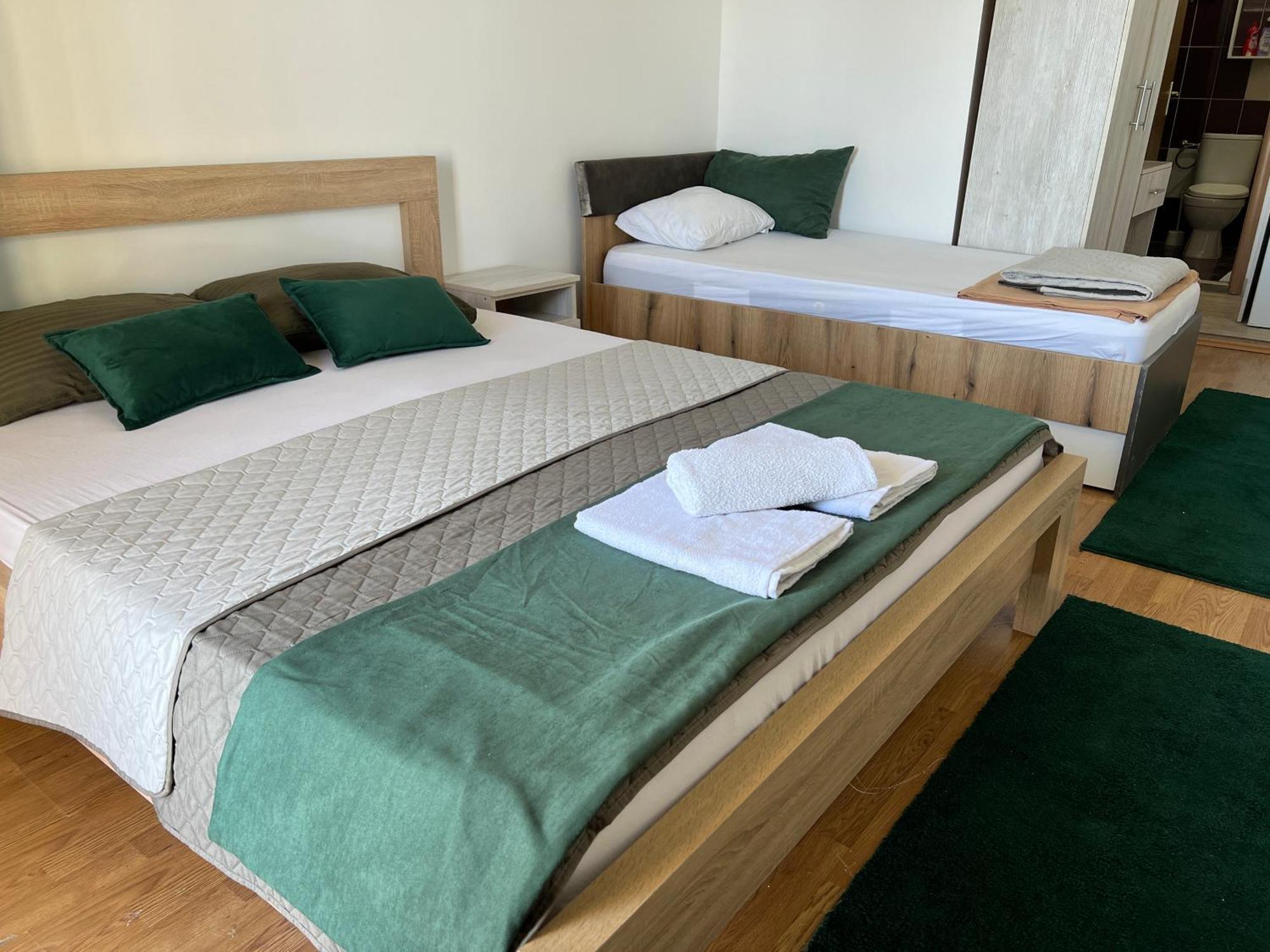 Apartments Nautilus Улцин Екстериор снимка