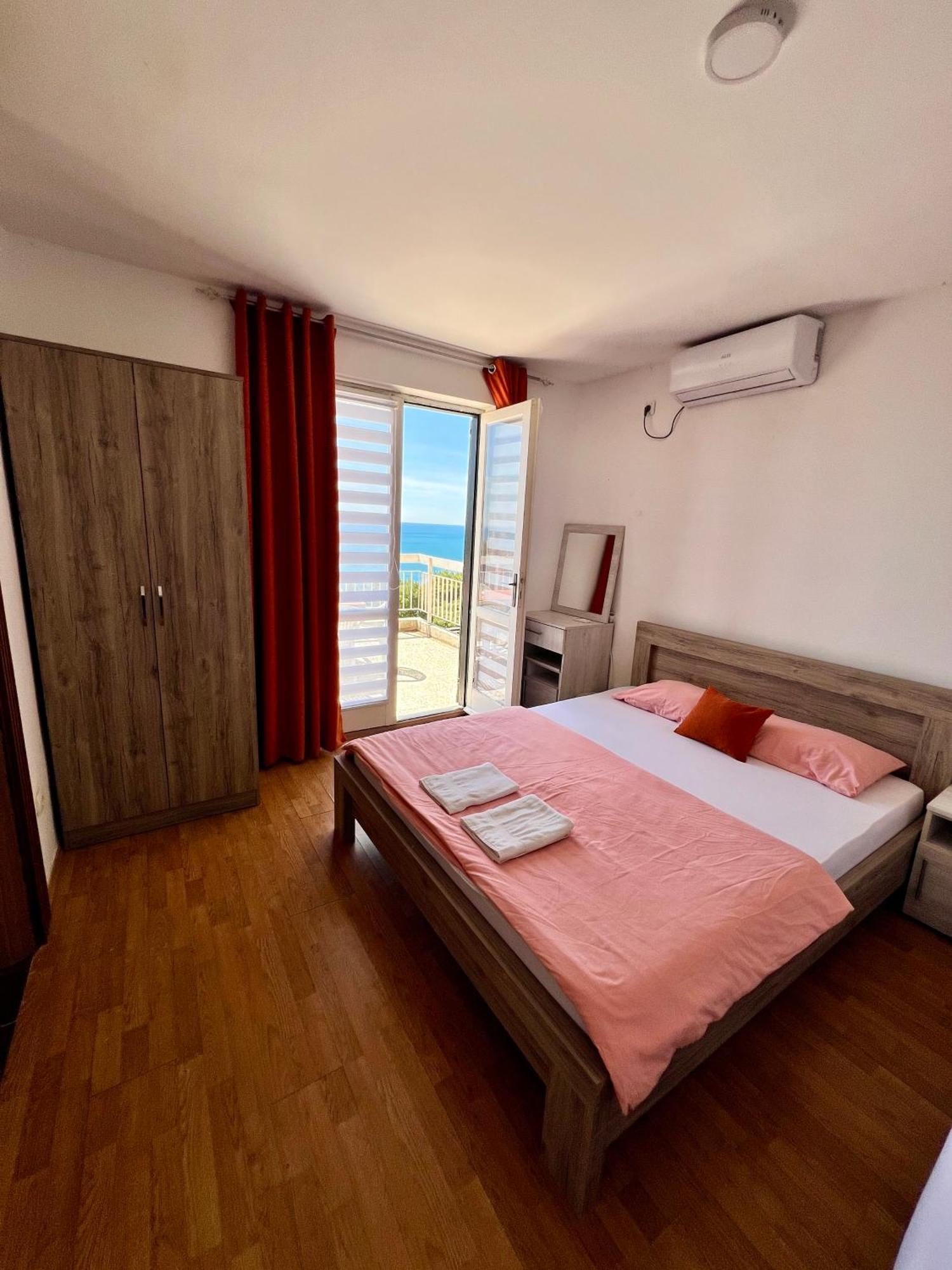 Apartments Nautilus Улцин Екстериор снимка